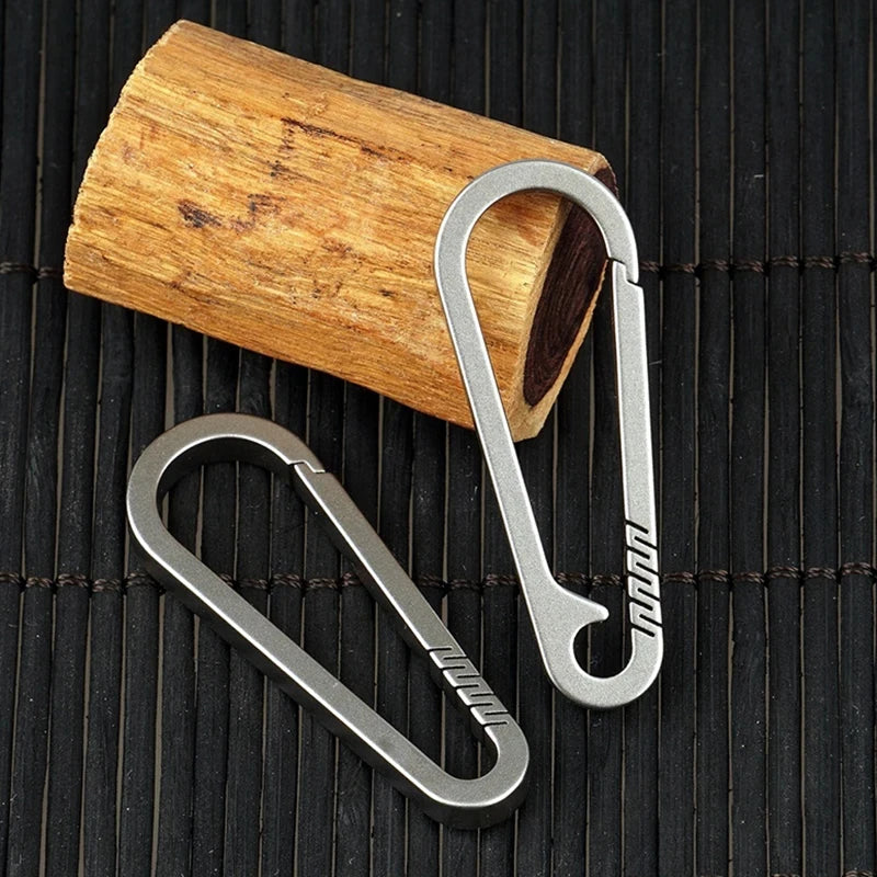 1PCS Multifunctional Titanium Alloy Metal Keychain Quick Release